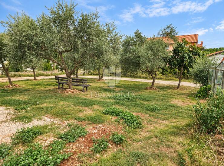 Umag, Građevinsko zemljište u okolici — fotografija 2