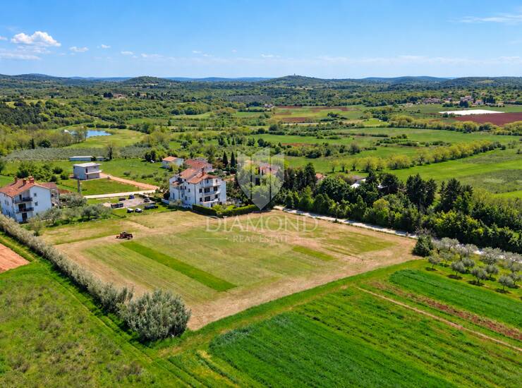 Istra, predivno zemljište 5.300 m2 blizu Petram resorta! — fotografija 3