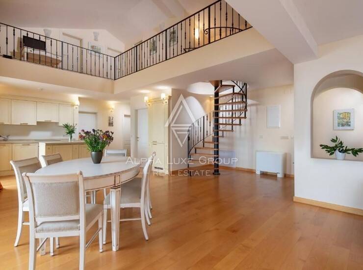 OPATIJA – Atraktivna investicija: Vila u prvom redu do mora s 6 apartmana — fotografija 3