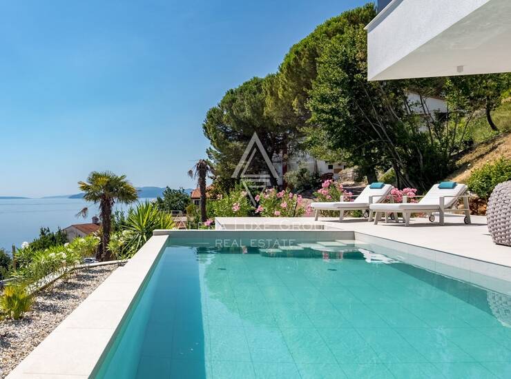 OPATIJA luksuzni stan u novogradnji s bazenom, saunom, jacuzzijem i ljetnom kuh — fotografija 3