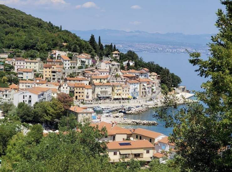 MOŠĆENIČKA DRAGA – atraktivno građevinsko zemljište s pogledom na more z