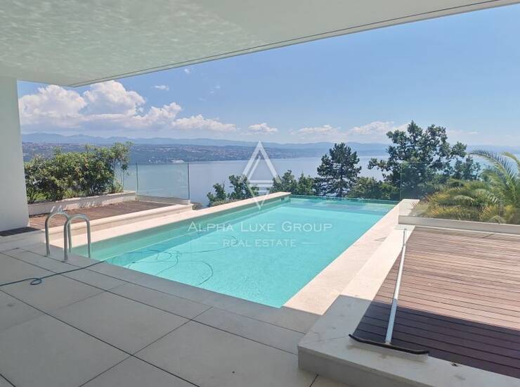 OPATIJA, CENTAR - Luksuzni stan s privatnim bazenom