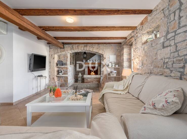 Istra, Sveti Lovreč, kamena kuća, 106 m2, bazen — fotografija 3
