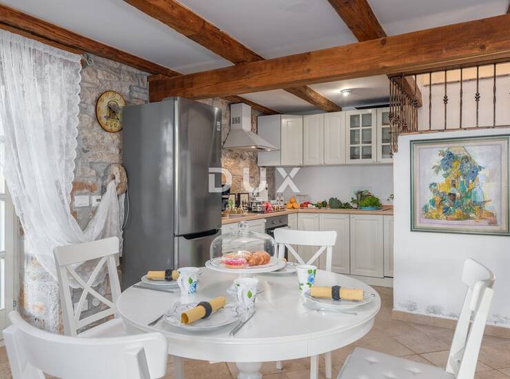 Istra, Sveti Lovreč, kamena kuća, 106 m2, bazen — fotografija 5