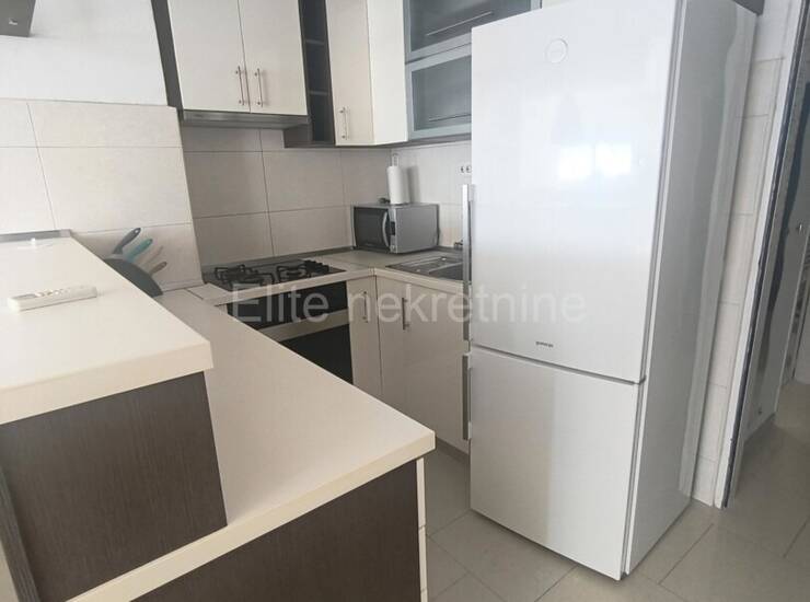 RIJEKA, KRNJEVO! Luksuzan trosoban stan 61 m² s velikom terasom — fotografija 4