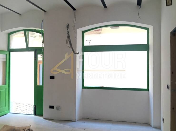 Istra, Rovinj, poslovni prostor, 32.77m2