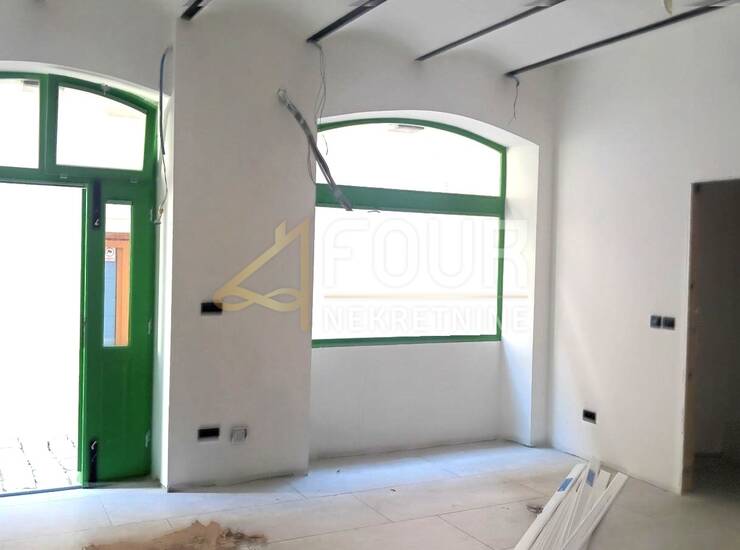 Istra, Rovinj, poslovni prostor, 32.77m2 — fotografija 2