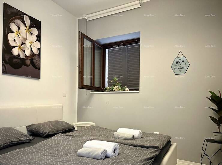 Prodaje se kuća sa 3 apartmana, Poreč. 
Stanovi na 3 etaže sa terasom u ... — fotografija 4