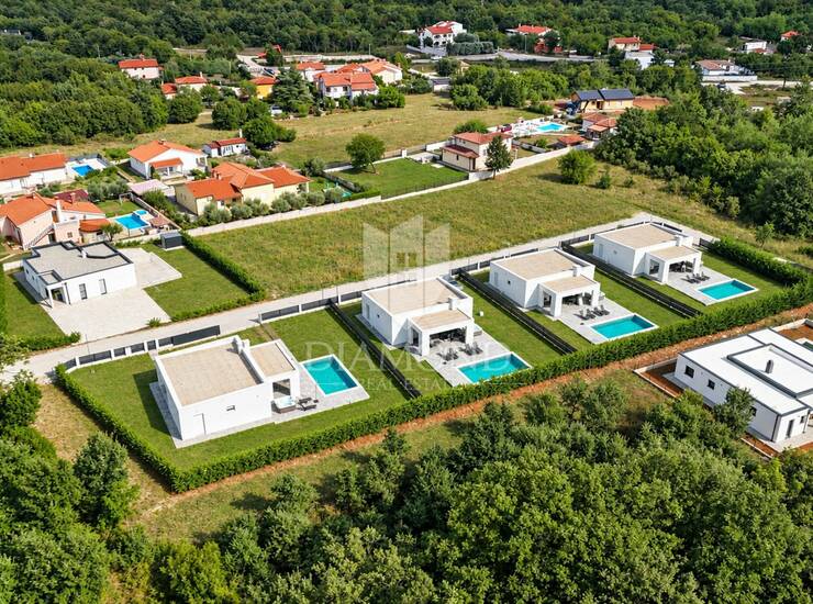 TOP PONUDA- Četiri kuće sa bazenima — fotografija 2