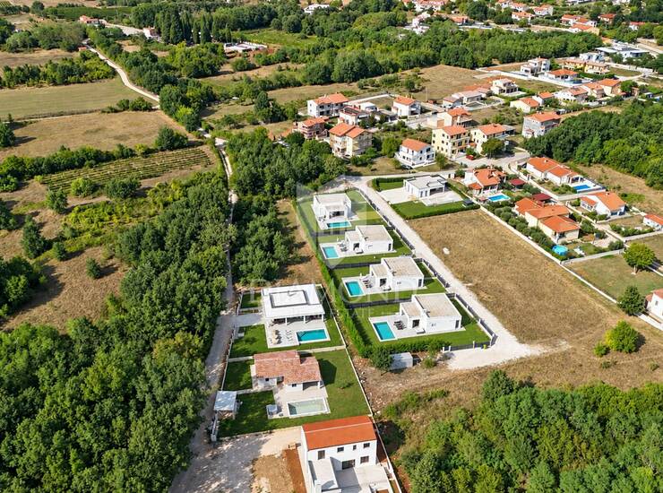 TOP PONUDA- Četiri kuće sa bazenima — fotografija 5