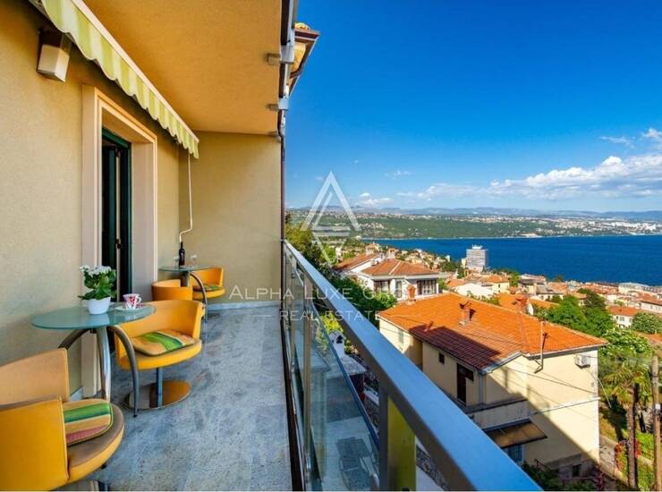 OPATIJA – Prostrana kuća s tri stana, bazenom i panoramskim pogledom na more — fotografija 3