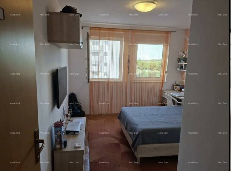 Na prodaju je renoviran i kompletno opremljen stan površine 72 m², smješ... — fotografija 7