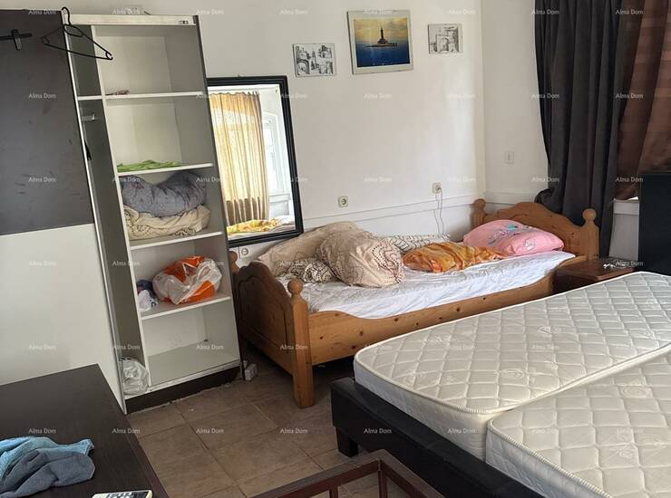 U prodaji je simpatična mala kućica na 2 etaže u centru Premanture, udal... — fotografija 7