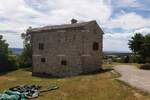U srcu sjeverozapadne Istre prodaje se šarmantna kamena kuća restaurirana... — fotografija 2