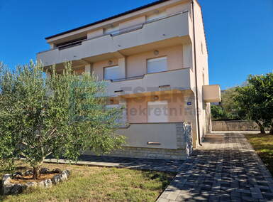Kuća, Biograd na Moru 299m² - 995.000 € | SveHrNekretnine