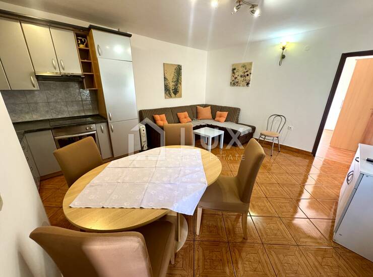 CRIKVENICA – 2S+DB, TERASA, PARKIRNO MJESTO I VLASTITI ULAZ — fotografija 2