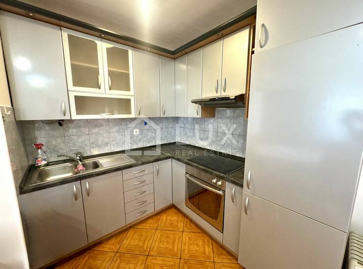 CRIKVENICA – 2S+DB, TERASA, PARKIRNO MJESTO I VLASTITI ULAZ — fotografija 4