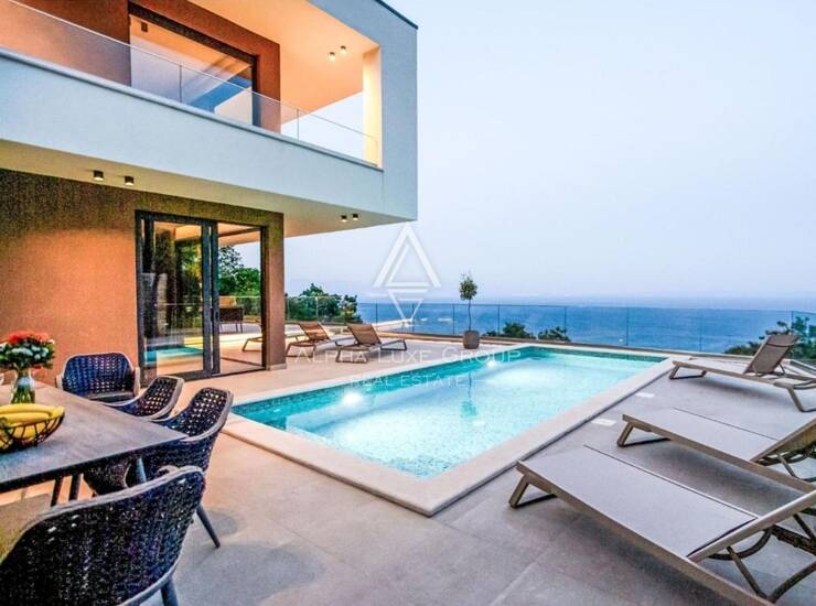 OPATIJA OKOLICA, MODERNA VILA 235m2 S BAZENOM I POGLEDOM — fotografija 4