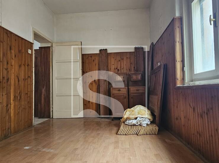 Stan centar, 54m2, 2 spavaće sobe, dvorište — fotografija 3