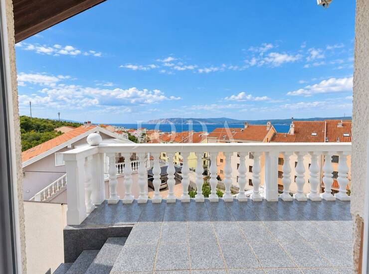 Crikvenica, kuća sa dva stana i garažom — fotografija 3