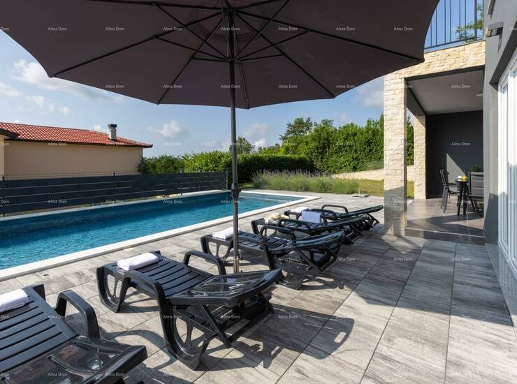Prodaje se prekrasna villa s vanjskim bazenom, smještena u mirnom okružen... — fotografija 4