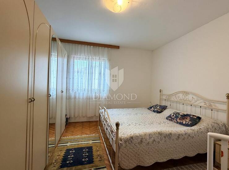 Labin, trosobni stan sa vrtom i garažom — fotografija 4