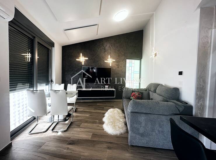 Umag, okolica - Luksuzni stan s galerijom, 72 m², pogled na more, 300 m od pla