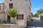 Istra, Sveti Lovreč : Kamena kuća s građevinskim zemljištem