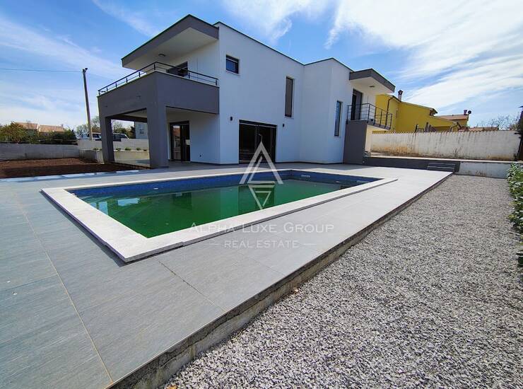 Istra, Labin : Moderna vila s bazenom