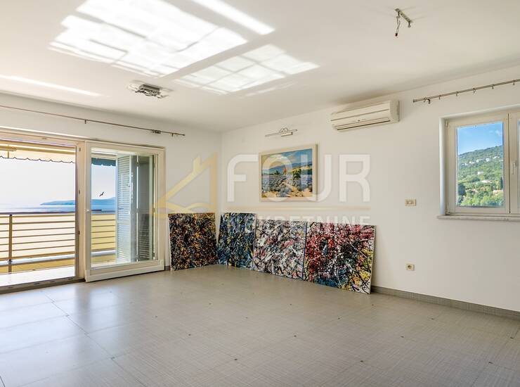 Opatija - Ičići, 67.91m2, 2s+db, lođa, garaža 30.98m2 — fotografija 3