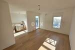 Stoja, 77m2, trosoban, loggia, pogled na more