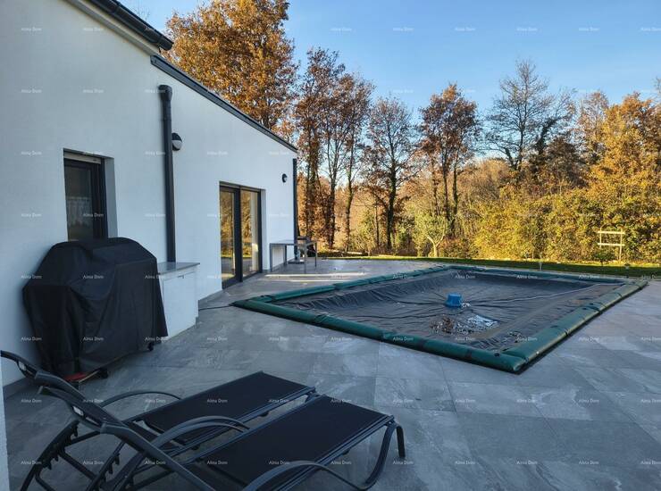 U ponudi je samostojeća prizemnica s bazenom koja se sastoji od ulaznog ho... — fotografija 3