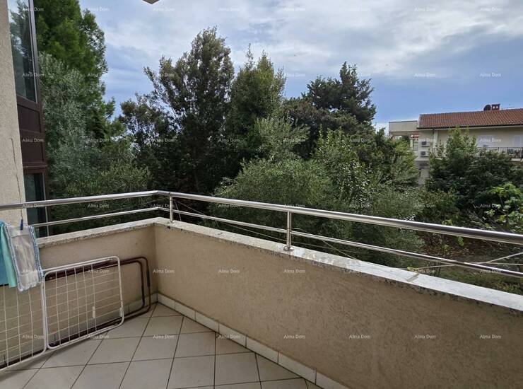 Ovaj prekrasan stan u Premanturi nudi savršen spoj udobnosti i funkcionaln...