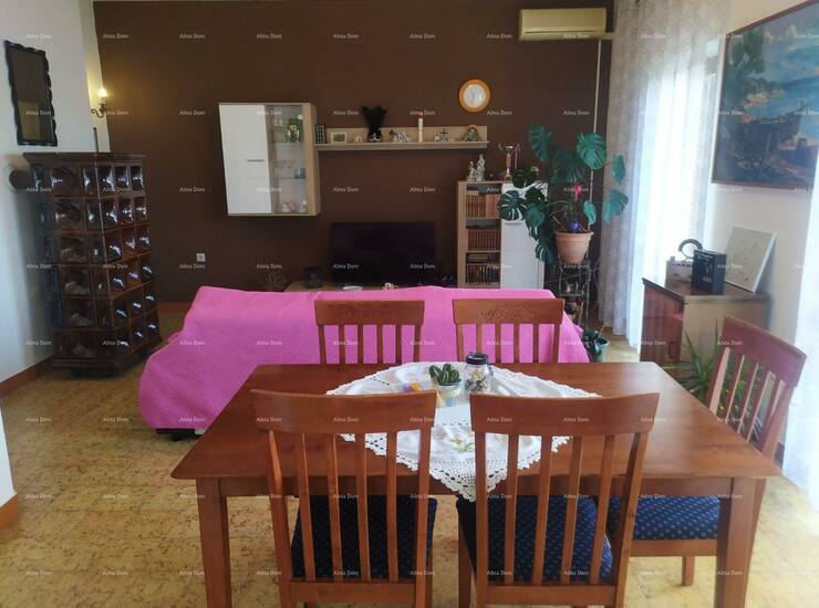Novo u ponudi.
Kuća se sastoji od dva stana, svaki 90 m2 i zasebnog apartm... — fotografija 6