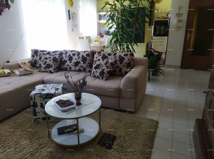 Novo u ponudi.
Kuća se sastoji od dva stana, svaki 90 m2 i zasebnog apartm... — fotografija 10