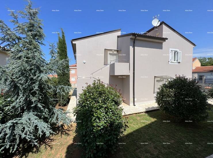 Na prodaju je stan površine 73,54 m² smješten u samostojećoj kući koja...