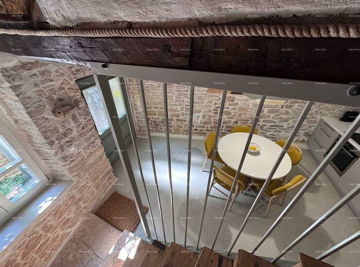 Bale – potpuno renovirana kamena kuća u centru, 116 m²

U strogom centr... — fotografija 6