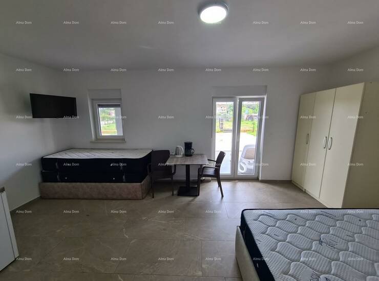 Pula! Kuća s bazenom!
U ponudi se nalazi velika kuća od cca 400 m2 stambe... — fotografija 4