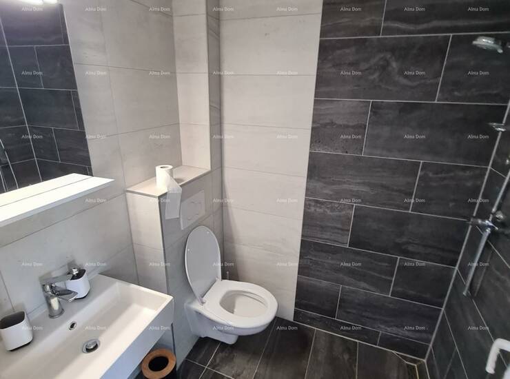Pula! Kuća s bazenom!
U ponudi se nalazi velika kuća od cca 400 m2 stambe... — fotografija 5