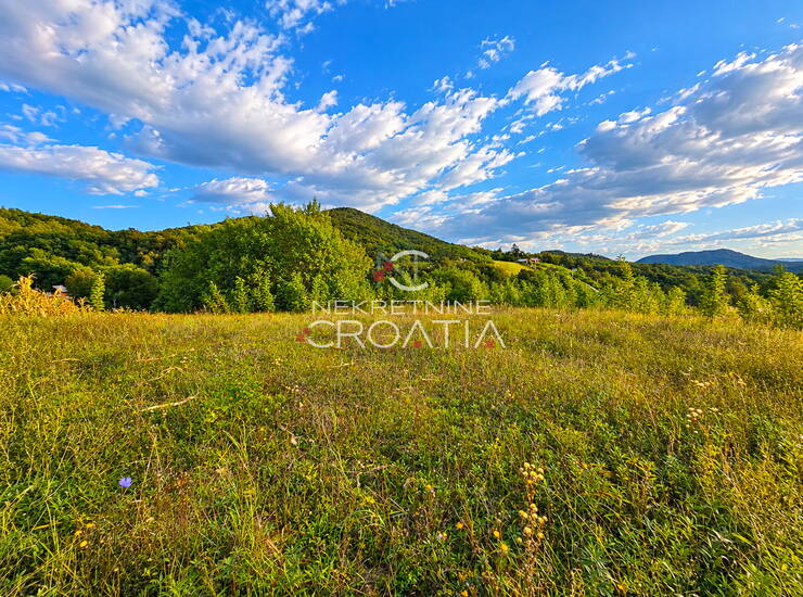 Građevinsko zemljište + šuma — fotografija 2