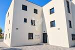 VODICE, NOVOGRADNJA, PREDIVAN DVOETAŽNI STAN S VRTOM — fotografija 4