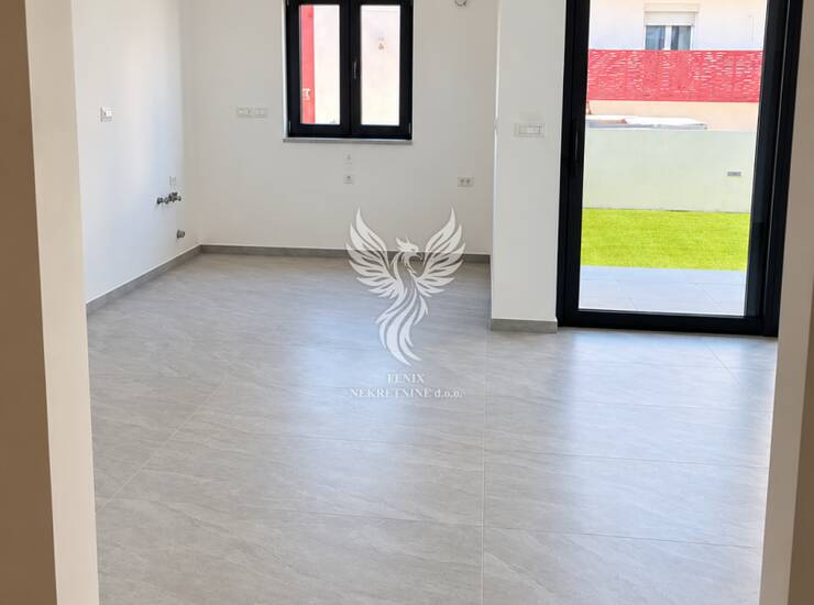 VODICE, NOVOGRADNJA, PREDIVAN DVOETAŽNI STAN S VRTOM — fotografija 5