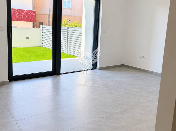 VODICE, NOVOGRADNJA, PREDIVAN DVOETAŽNI STAN S VRTOM — fotografija 6