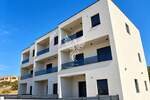 VODICE, NOVOGRADNJA, PREDIVAN DVOETAŽNI STAN S VRTOM — fotografija 4