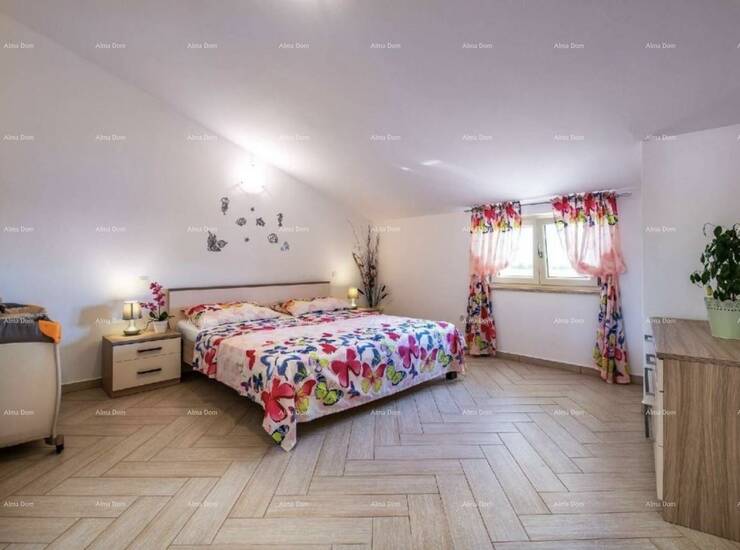 Prodaje se prekrasna vila sa bazenom u Vodnjanu. Vila površine 300 m2, sas... — fotografija 6