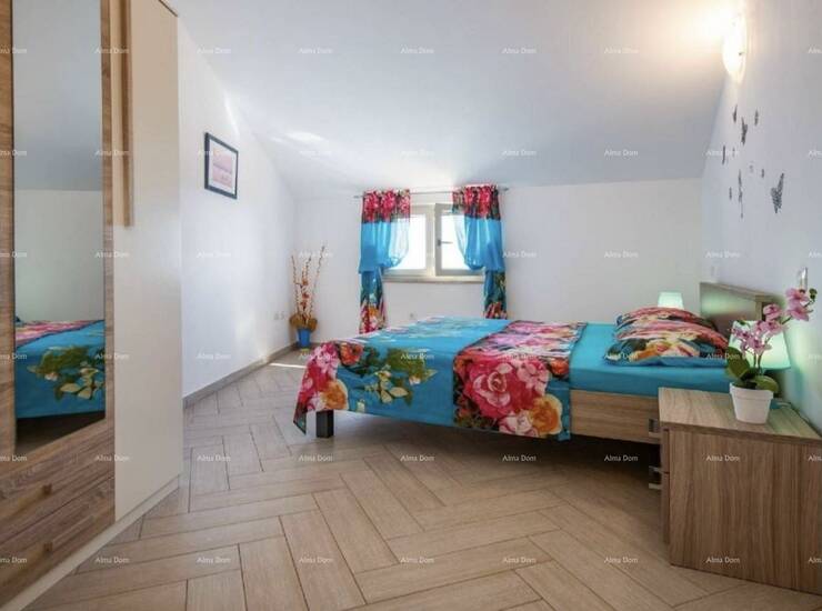 Prodaje se prekrasna vila sa bazenom u Vodnjanu. Vila površine 300 m2, sas... — fotografija 9