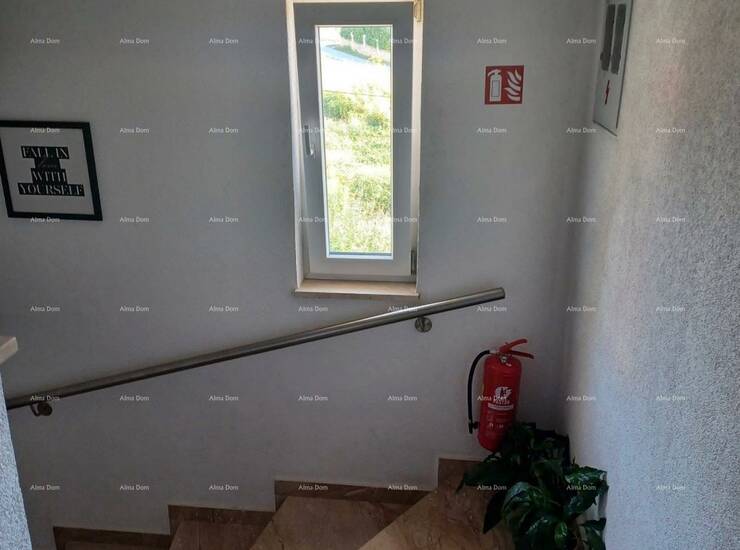 Prodaje se funkcionalan stan u mirnom dijelu Medulina

Prodaje se uredno od... — fotografija 3