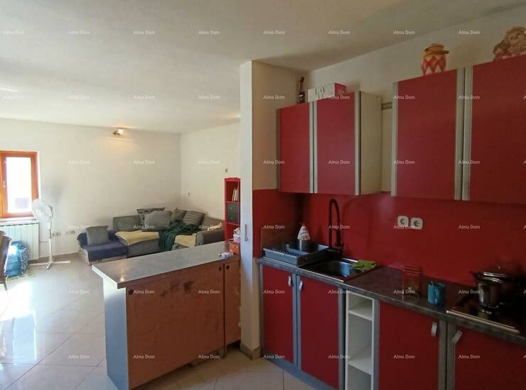 Prodaje se stan u Puli površine 80 m², smješten u kući na dvije etaže....