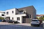 Vodice, četversosoban stan s dvorištem, 105 m², 600m od mora — fotografija 2
