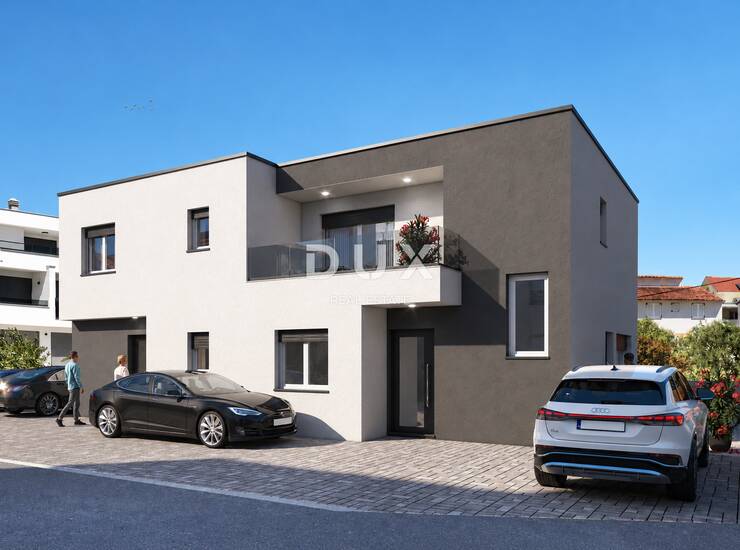 Vodice, četversosoban stan s dvorištem, 105 m², 600m od mora — fotografija 2